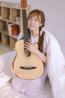 18岁国色天香美女